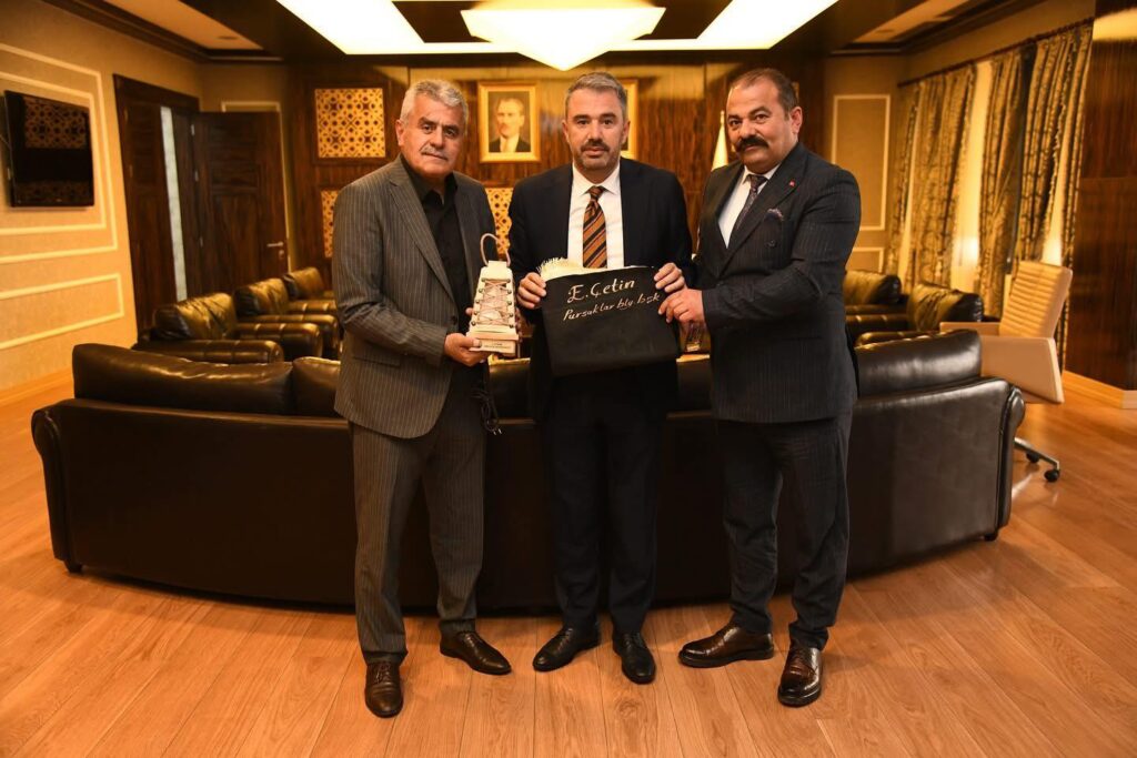 Pursaklar Belediye Başkanı Sayın Selçuk ÇETİN başkanı ziyaret ederek Çankırılılar konusunda istişarelerde bulunduk.