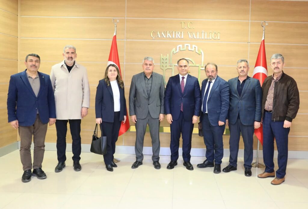 Valimiz Sayın Hüseyin Çakırtaş’a Dernek Yönetim Kurulu üyelerimiz olarak hayırlı olsun ziyaretinde bulunduk.